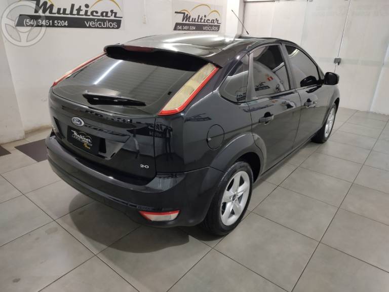 FORD - FOCUS 2.0 GLX 16V FLEX 4P MANUAL - 2011/2012 - PRETA - R$ 43.500,00