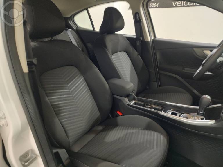 FIAT - FASTBACK 1.0 AUDACE 200 TURBO FLEX 4P AUTOMÁTICO - 2023/2023 - BRANCA - R$ 114.900,00