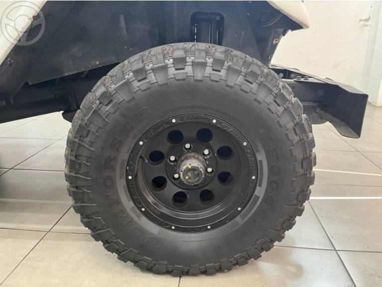 TOYOTA - BANDEIRANTE 4.0 OJ50LV-B 4X4 CHASSI LONGO DIESEL 2P MANUAL - 1991/1991 - BRANCA - R$ 99.000,00