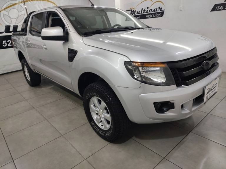 FORD - RANGER 2.2 XL 4X4 CD 16V DIESEL 4P MANUAL - 2012/2013 - PRATA - R$ 91.900,00