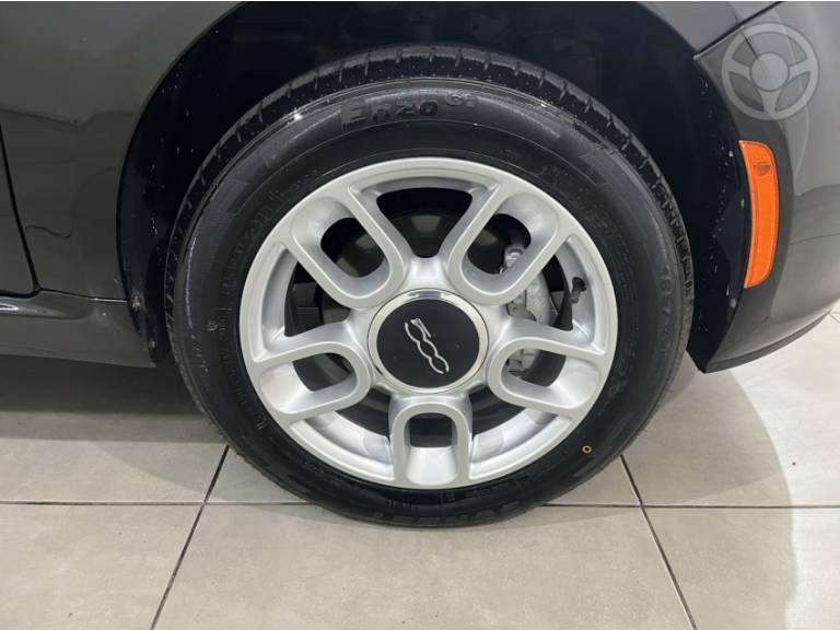 FIAT - 500 1.4 CULT 8V FLEX 2P MANUAL - 2011/2012 - PRETA - R$ 43.900,00