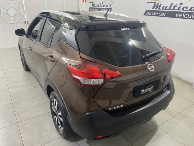 NISSAN - KICKS 1.6 16V FLEX S XTRONIC 4P AUTOMÁTICO - 2018/2018 - MARROM - R$ 78.900,00