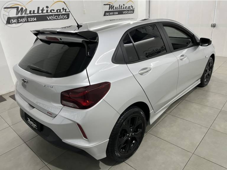 CHEVROLET - ONIX 1.0 LT 12V FLEX 4P MANUAL - 2021/2021 - PRATA - R$ 73.500,00