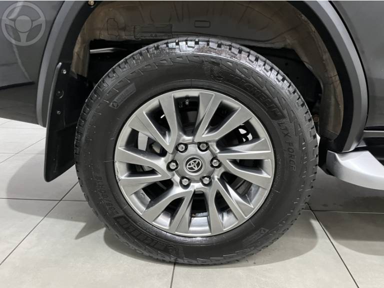 TOYOTA - HILUX SW4 2.8 SRX 4X4 16V TURBO INTERCOOLER DIESEL 4P AUTOMÁTICO - 2021/2021 - PRETA - R$ 283.900,00