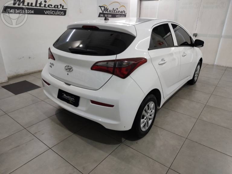 HYUNDAI - HB20 1.0 UNIQUE 12V FLEX 4P MANUAL - 2018/2019 - BRANCA - R$ 54.900,00