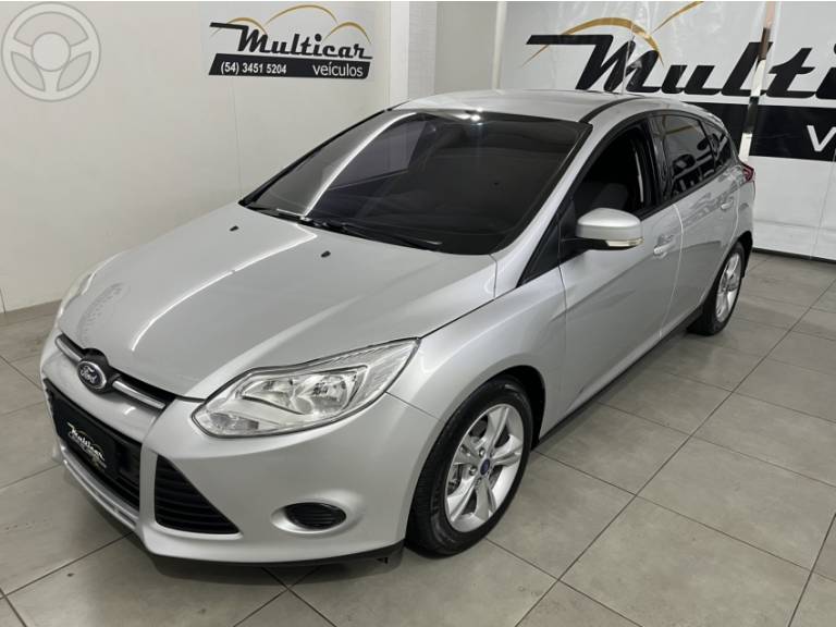 FORD - FOCUS 1.6 S 16V FLEX 4P AUTOMÁTICO - 2014/2014 - PRATA - R$ 49.900,00