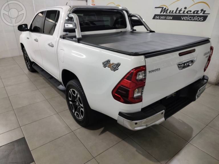 TOYOTA - HILUX - 2025/2025 - BRANCA - R$ 283.000,00