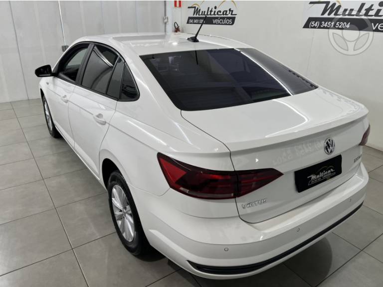VOLKSWAGEN - VIRTUS 1.0 200 TSI COMFORTLINE AUTOMÁTICO - 2021/2022 - BRANCA - R$ 88.900,00