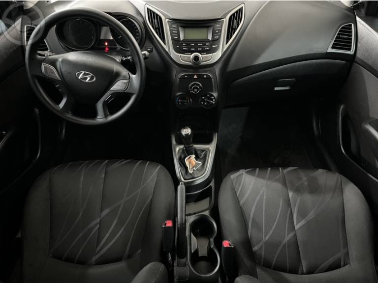 HYUNDAI - HB20 1.0 COMFORT PLUS 12V FLEX 4P MANUAL - 2015/2015 - PRATA - R$ 47.900,00