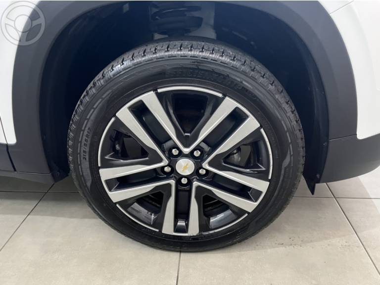 CHEVROLET - TRACKER 1.0 12V LT TURBO FLEX 4P AUTOMÁTICO - 2023/2024 - BRANCA - R$ 106.900,00
