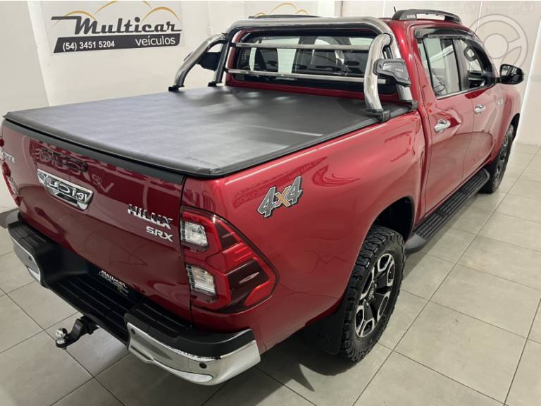TOYOTA - HILUX 2.8 SRX 4X4 CD 16V DIESEL 4P AUTOMÁTICO - 2020/2021 - VERMELHA - R$ 239.900,00