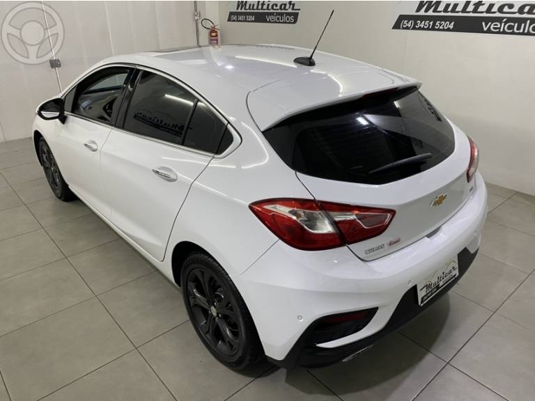 CHEVROLET - CRUZE 1.4 TURBO LTZ 16V FLEX 4P AUTOMÁTICO - 2017/2018 - BRANCA - R$ 94.900,00