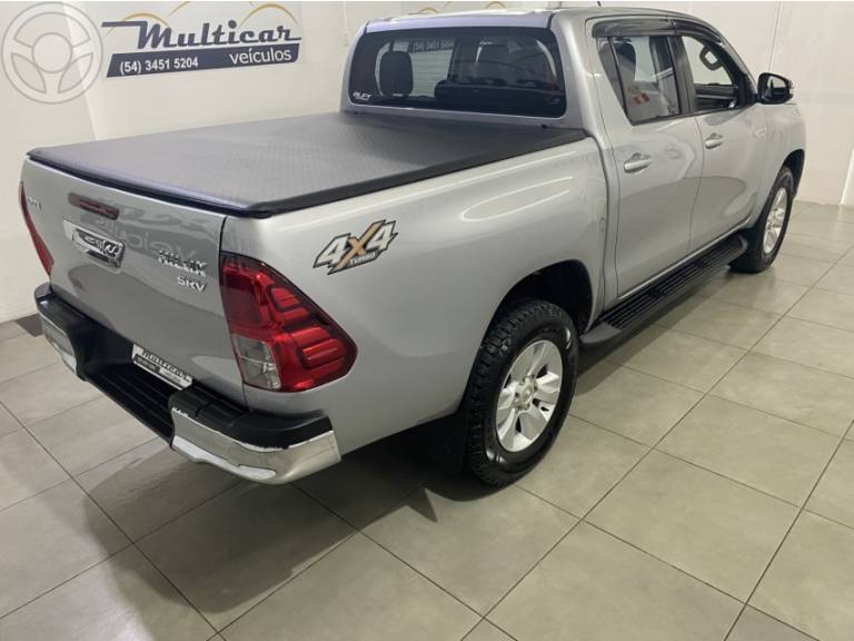 TOYOTA - HILUX 2.8 SRV 4X4 CD 16V DIESEL 4P AUTOMÁTICO - 2016/2016 - PRATA - R$ 167.900,00