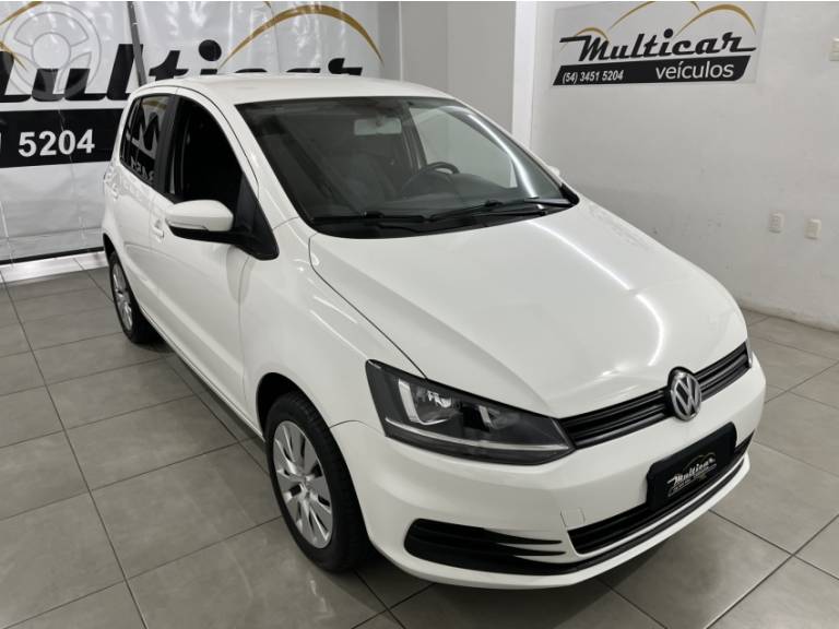 VOLKSWAGEN - FOX 1.6 MSI TRENDLINE 8V FLEX 4P MANUAL - 2016/2016 - BRANCA - R$ 51.900,00