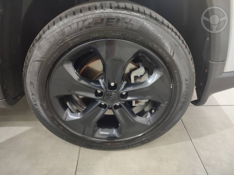 JEEP - COMPASS 2.0 16V FLEX LONGITUDE AUTOMÁTICO - 2017/2017 - PRATA - R$ 89.000,00