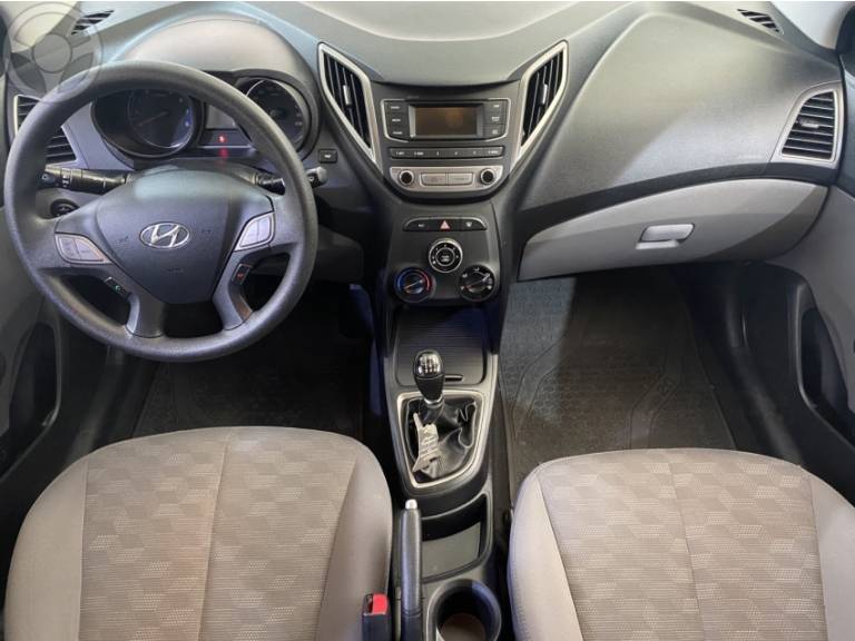 HYUNDAI - HB20S 1.6 COMFORT PLUS 16V FLEX 4P MANUAL - 2015/2016 - BRANCA - R$ 56.900,00