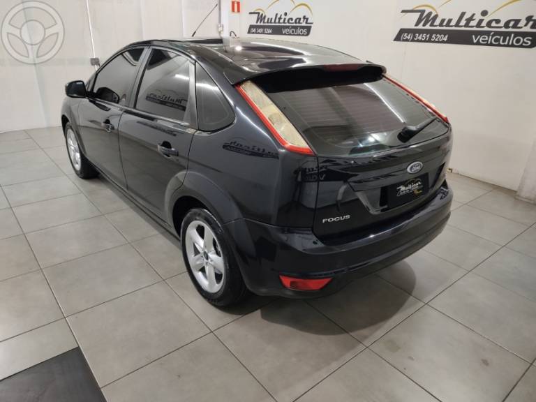 FORD - FOCUS 2.0 GLX 16V FLEX 4P MANUAL - 2011/2012 - PRETA - R$ 43.500,00