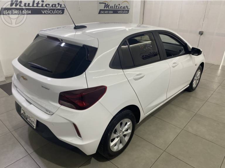 CHEVROLET - ONIX 1.0 LTZ 12V TURBO FLEX 4P MANUAL - 2019/2020 - BRANCA - R$ 72.900,00