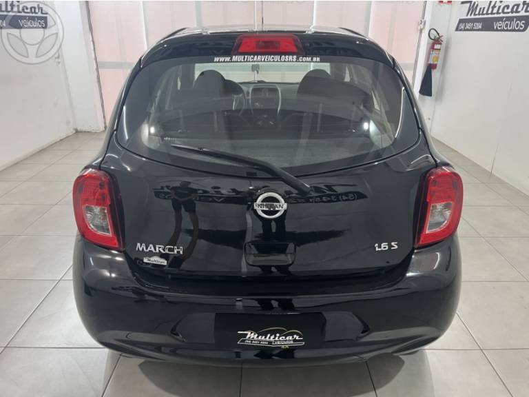 NISSAN - MARCH 1.6 S 16V FLEX 4P MANUAL - 2014/2015 - PRETA - R$ 42.900,00