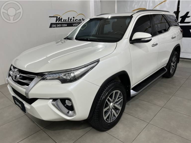 TOYOTA - HILUX SW4 2.8 SRX 4X4 16V TURBO INTERCOOLER DIESEL 4P AUTOMÁTICO - 2017/2017 - BRANCA - R$ 214.000,00