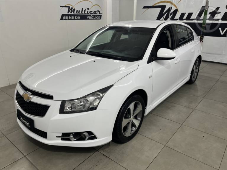 CHEVROLET - CRUZE 1.8 LT SPORT6 16V FLEX 4P MANUAL - 2014/2014 - BRANCA - R$ 59.900,00