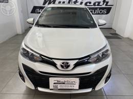 TOYOTA - YARIS 1.5 XLS FLEX 4P AUTOMÁTICO - 2018/2019 - BRANCA - R$ 82.900,00