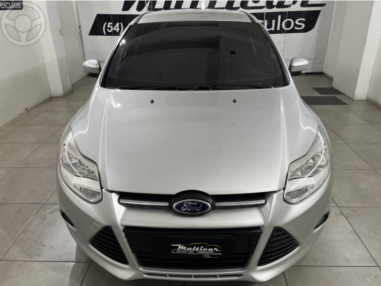FORD - FOCUS 1.6 S 16V FLEX 4P AUTOMÁTICO - 2014/2014 - PRATA - R$ 49.900,00