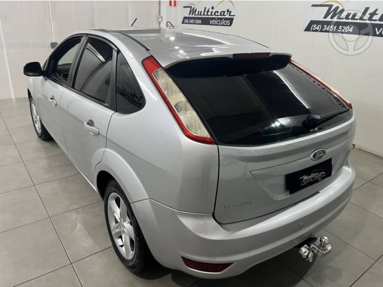 FORD - FOCUS 1.6 GLX 16V FLEX 4P MANUAL - 2010/2010 - PRATA - R$ 38.900,00