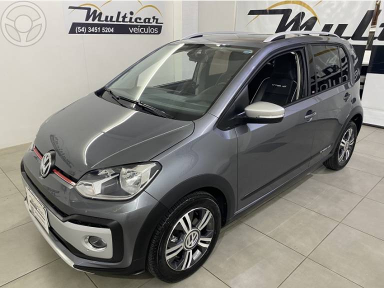 VOLKSWAGEN - CROSS UP 1.0 TSI 12V FLEX 4P MANUAL - 2017/2018 - CINZA - R$ 64.500,00