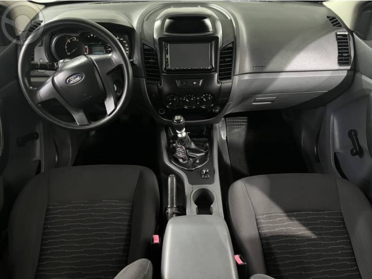 FORD - RANGER 2.2 XL 4X4 CD 16V DIESEL 4P MANUAL - 2014/2015 - BRANCA - R$ 93.900,00