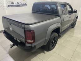 VOLKSWAGEN - AMAROK 2.0 4X4 TDI COMFORTILINE CD DIESEL 4P AUTOMÁTICO - 2021/2022 - CINZA - R$ 157.900,00