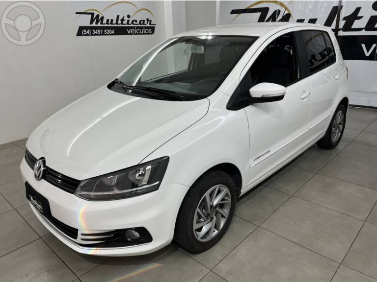 VOLKSWAGEN - FOX 1.6 MSI COMFORTLINE 8V FLEX 4P MANUAL - 2015/2015 - BRANCA - R$ 49.900,00