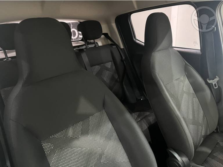 FIAT - MOBI 1.0 8V EVO FLEX LIKE. MANUAL - 2022/2023 - BRANCA - R$ 54.900,00