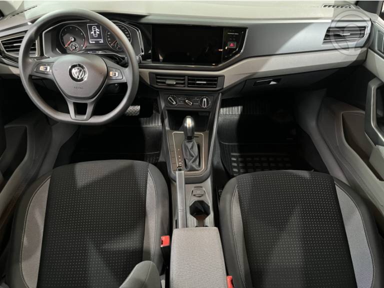 VOLKSWAGEN - VIRTUS 1.0 200 TSI COMFORTLINE AUTOMÁTICO - 2021/2022 - BRANCA - R$ 88.900,00
