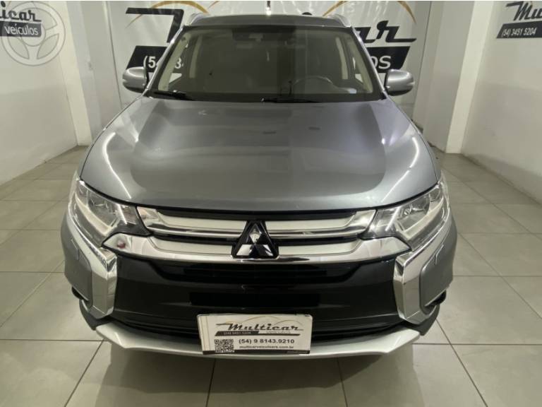 MITSUBISHI - OUTLANDER 3.0 GT 4X4 V6 24V 4P AUTOMÁTICO - 2018/2018 - CINZA - R$ 122.000,00