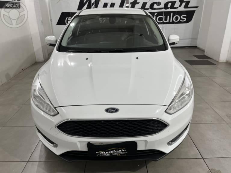 FORD - FOCUS 2.0 SE HATCH 16V FLEX 4P AUTO - 2016/2016 - BRANCA - R$ 59.500,00