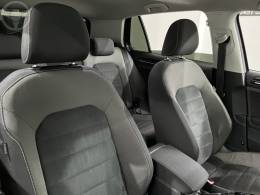 VOLKSWAGEN - GOLF 1.4 TSI HIGHLINE 16V 4P AUTOMÁTICO - 2014/2015 - CINZA - R$ 86.900,00