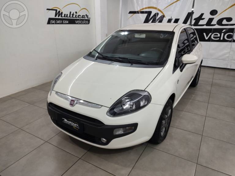 FIAT - PUNTO 1.4 ATTRACTIVE 8V FLEX 4P MANUAL - 2014/2015 - BRANCA - R$ 44.900,00