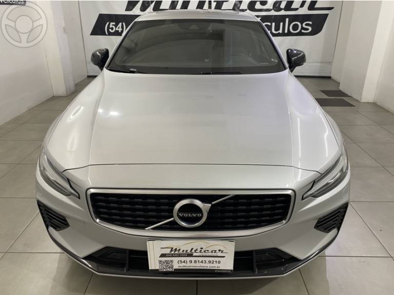 VOLVO - S60 2.0 T8 R-DESIGN HÍBRIDO 4P AUTOMÁTICO - 2020/2020 - PRATA - R$ 199.900,00