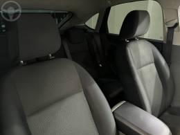 FORD - FOCUS 1.6 GLX 16V FLEX 4P MANUAL - 2011/2012 - PRATA - R$ 44.500,00