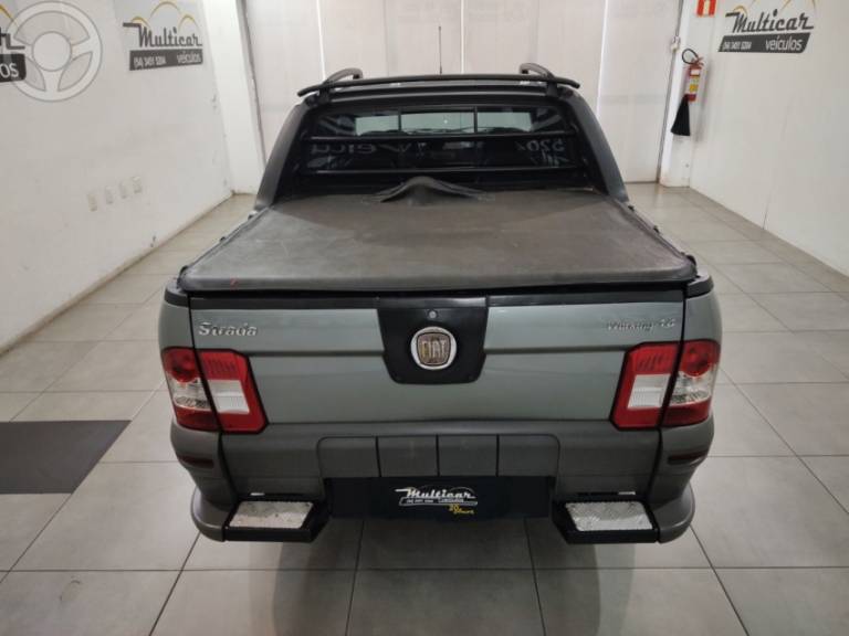 FIAT - STRADA 1.4 MPI WORKING CD 8V FLEX 2P MANUAL - 2011/2012 - CINZA - R$ 54.500,00