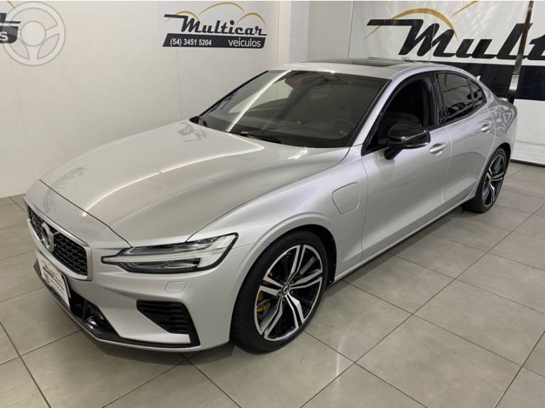 VOLVO - S60 2.0 T8 R-DESIGN HÍBRIDO 4P AUTOMÁTICO - 2020/2020 - PRATA - R$ 199.900,00