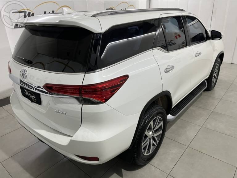 TOYOTA - HILUX SW4 2.8 SRX 4X4 16V TURBO INTERCOOLER DIESEL 4P AUTOMÁTICO - 2017/2017 - BRANCA - R$ 214.000,00