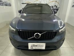 VOLVO - XC 40 1.5 T5 HÍBRIDO R-DESIGN FWD - 2021/2022 - AZUL - R$ 239.000,00