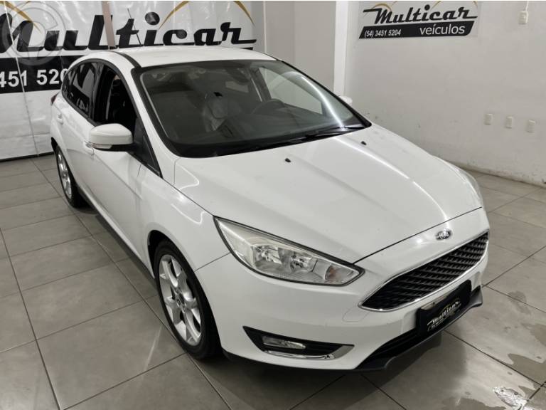 FORD - FOCUS 2.0 SE HATCH 16V FLEX 4P AUTO - 2016/2016 - BRANCA - R$ 59.500,00
