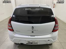 RENAULT - SANDERO 1.0 EXPRESSION 16V FLEX 4P MANUAL - 2013/2013 - BRANCA - R$ 32.500,00