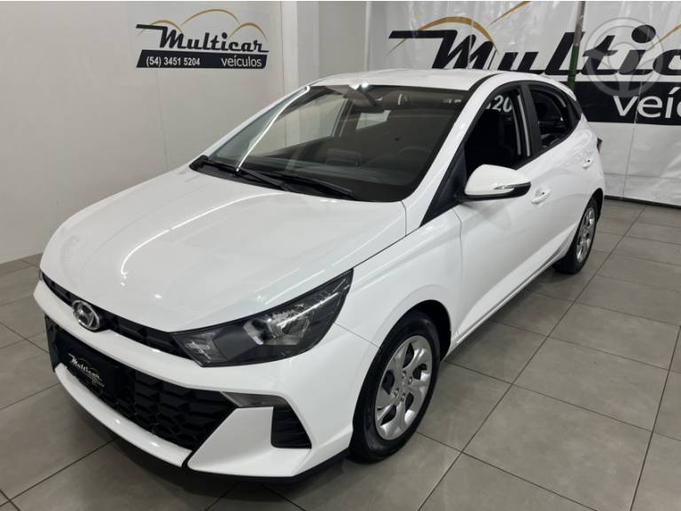 HYUNDAI - HB20 1.0 COMFORT PLUS 12V FLEX 4P MANUAL - 2023/2024 - BRANCA - R$ 72.900,00