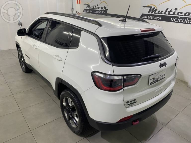 JEEP - COMPASS 2.0 16V DIESEL TRAILHAWK 4X4 AUTOMÁTICO - 2018/2018 - BRANCA - R$ 124.900,00