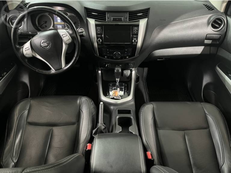 NISSAN - FRONTIER 2.3 LE 4X4 CD BI TURBO DIESEL 4P AUTOMÁTICO - 2019/2019 - CINZA - R$ 149.900,00