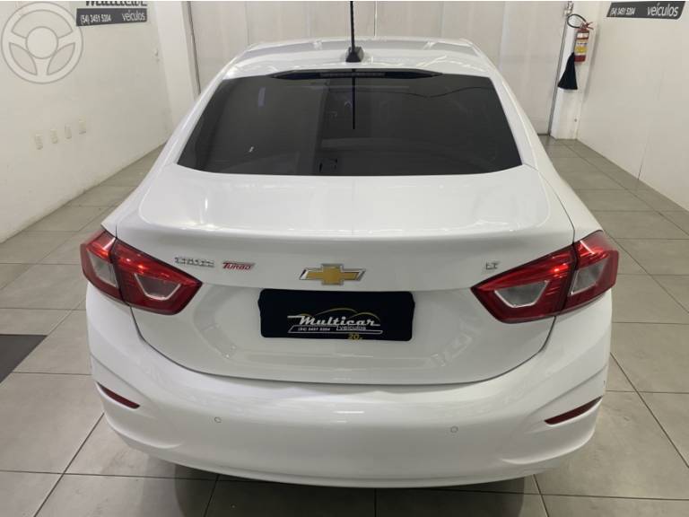 CHEVROLET - CRUZE 1.4 TURBO LT 16V FLEX 4P AUTOMÁTICO - 2022/2023 - BRANCA - R$ 106.900,00